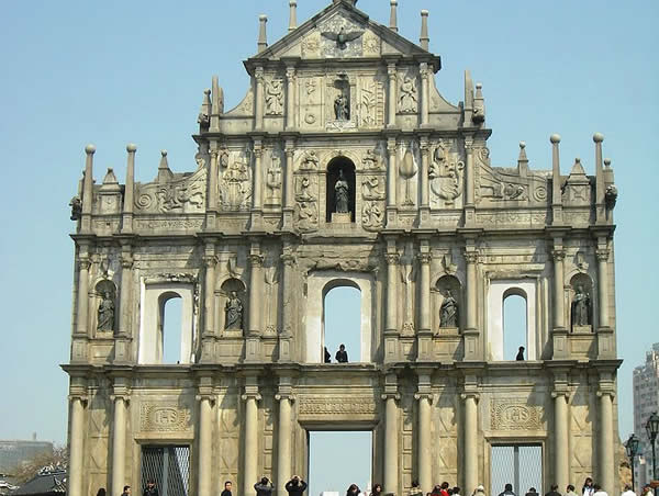 Kathedrale von St. Paul, Macau. Author Whhalbert. Licensed under the Creative Commons Attribution-Share Alike